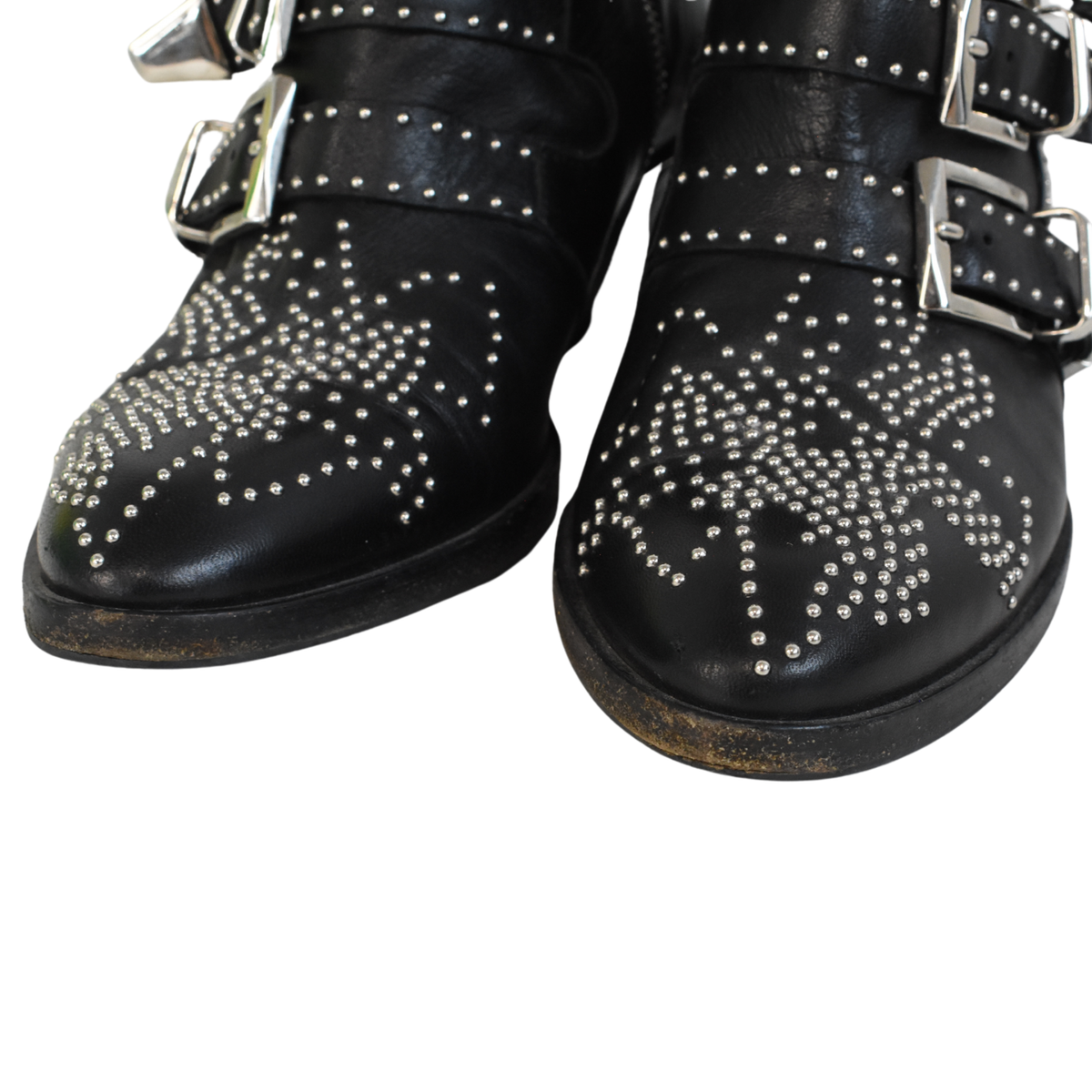 Chloe 'Susanna' Boots - Women's 36.5