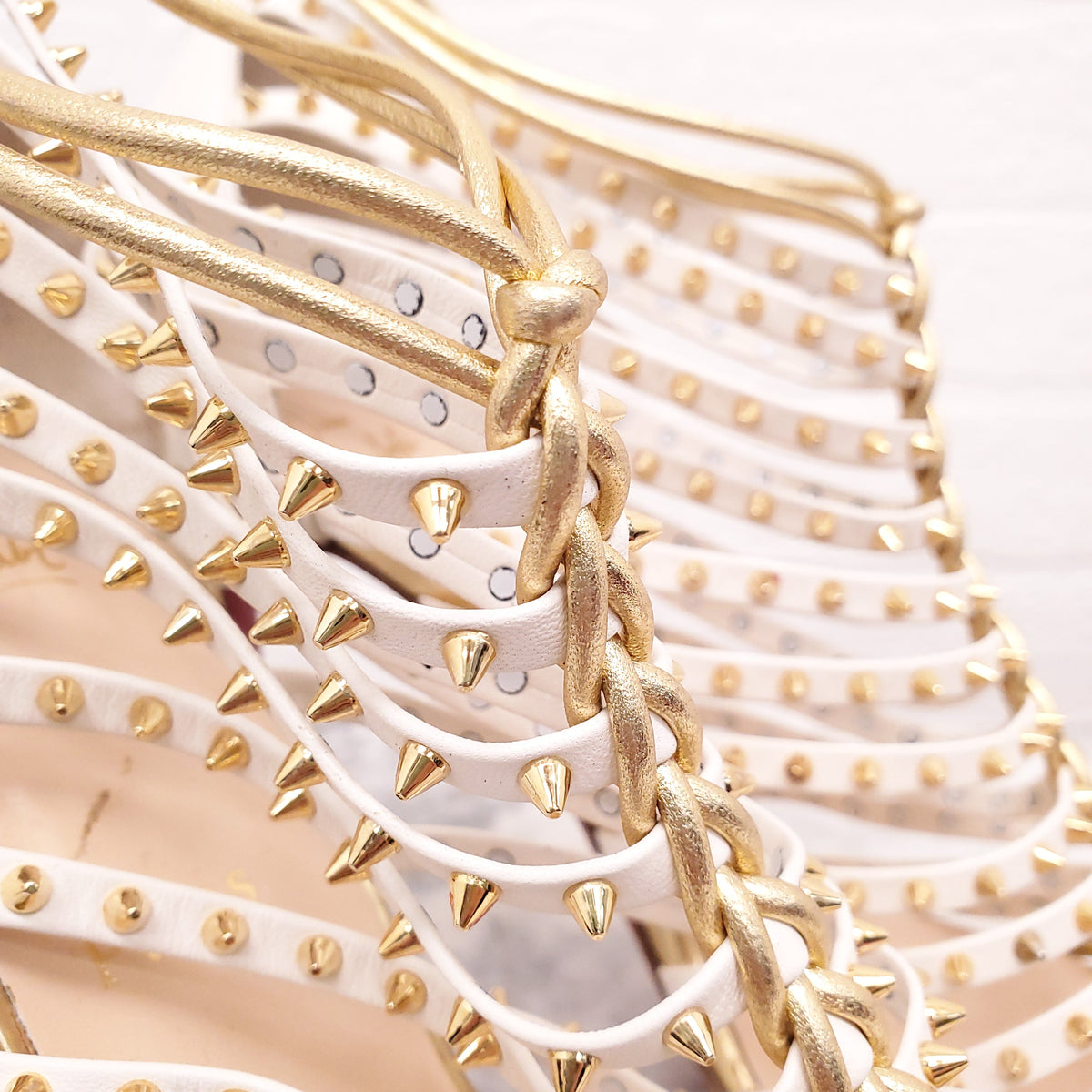 CHRISTIAN LOUBOUTIN CREAM/GOLD MILLACLOU 100 SPIKE HEELS - SIZE 40