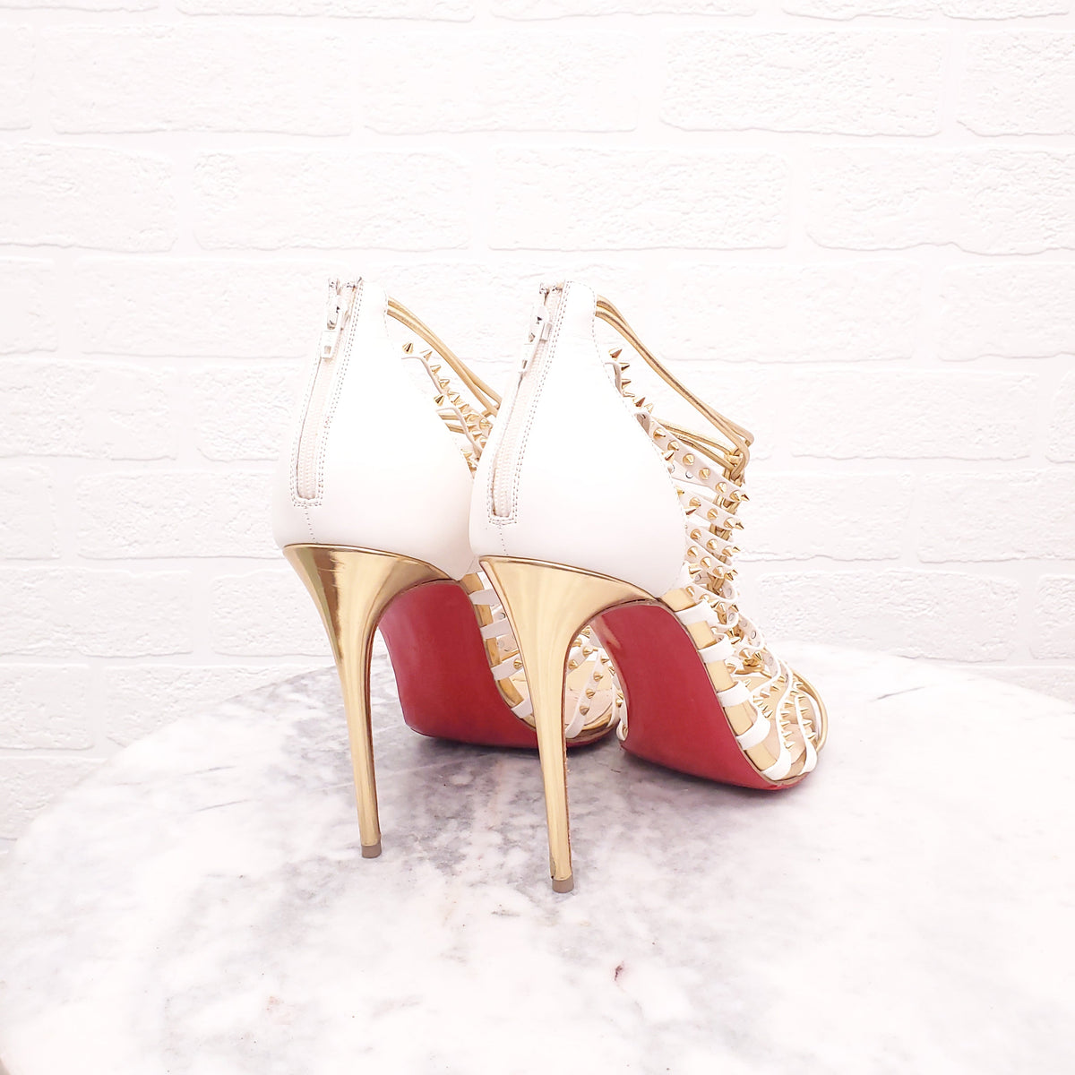 CHRISTIAN LOUBOUTIN CREAM/GOLD MILLACLOU 100 SPIKE HEELS - SIZE 40