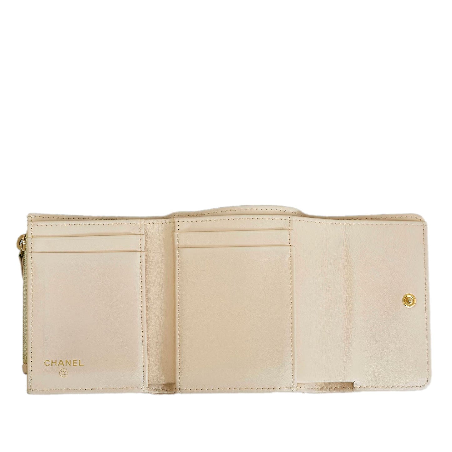 Chanel 19 Trifold Flap Compact Wallet (SHG-bqJApc)