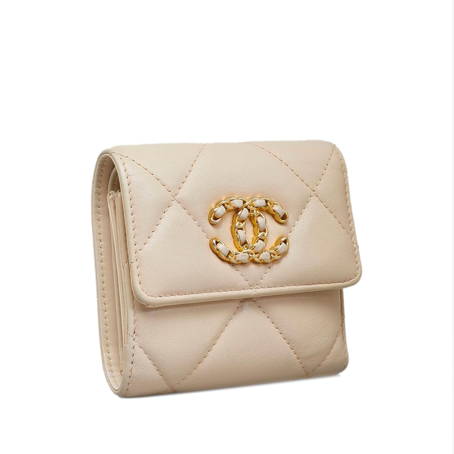 Chanel 19 Trifold Flap Compact Wallet (SHG-bqJApc)