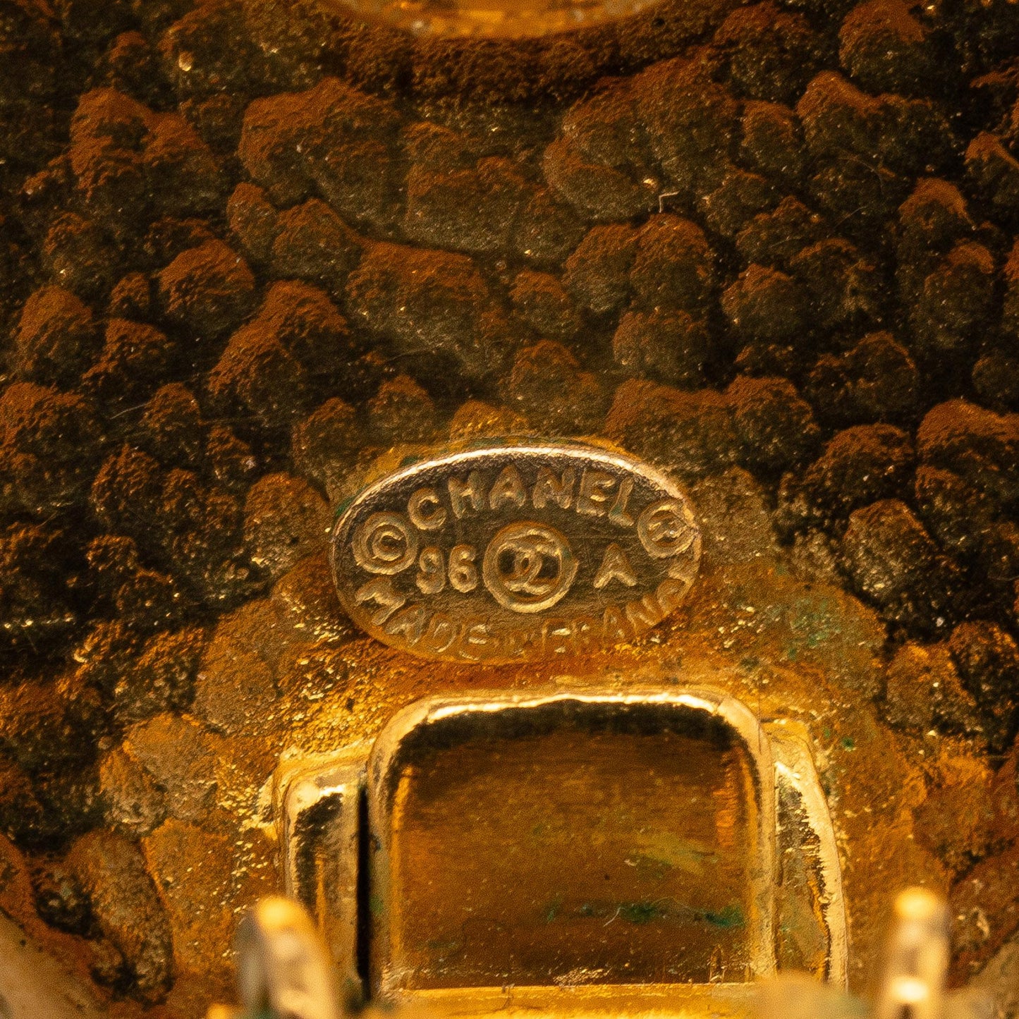 Chanel CC Clip On Earrings (SHG-OIkK7v)