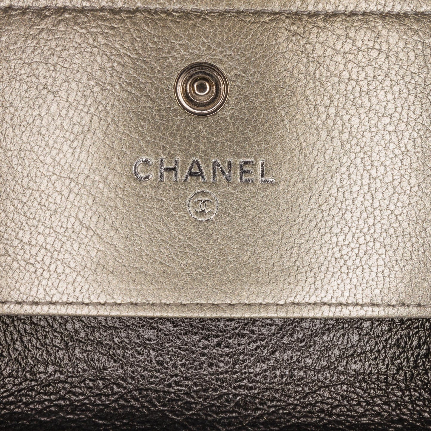 Chanel CC Compact Trifold Wallet (SHG-62FvVv)