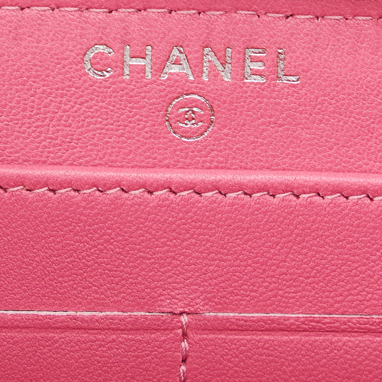 Chanel CC Lambskin Ombre Zippy Wallet (SHG-TlWg5V)