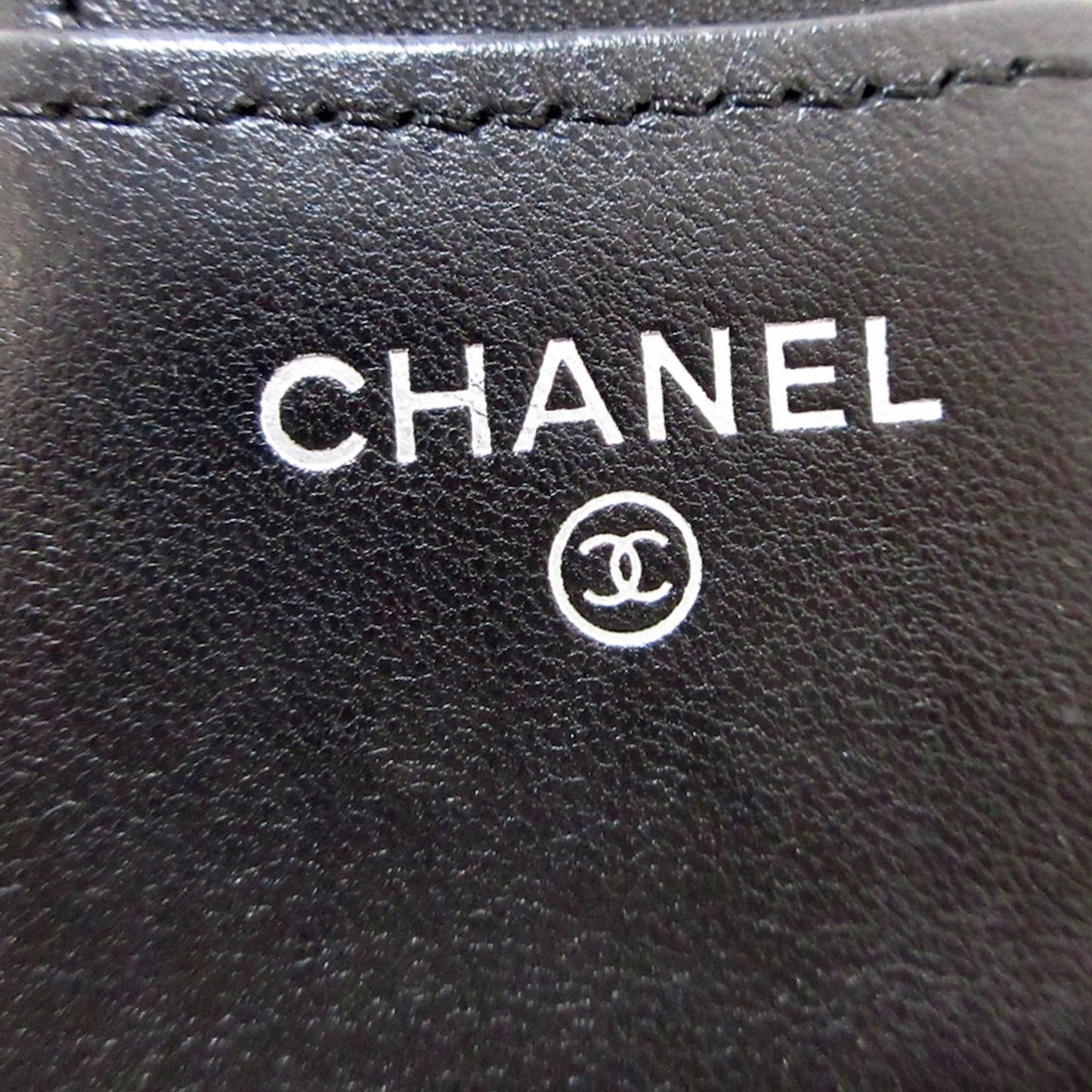 Chanel CC Lambskin Trifold Flap Wallet (SHG-aWb2CX)