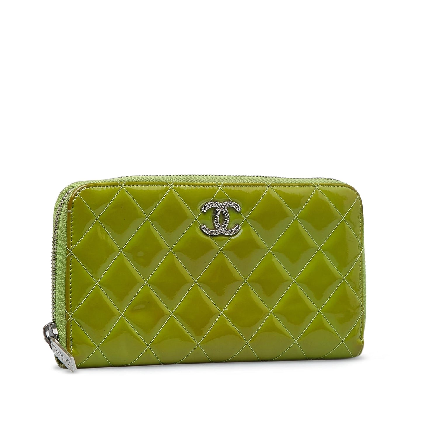 Chanel CC Patent Leather Zip Around Wallet (SHG-gN1VBT)