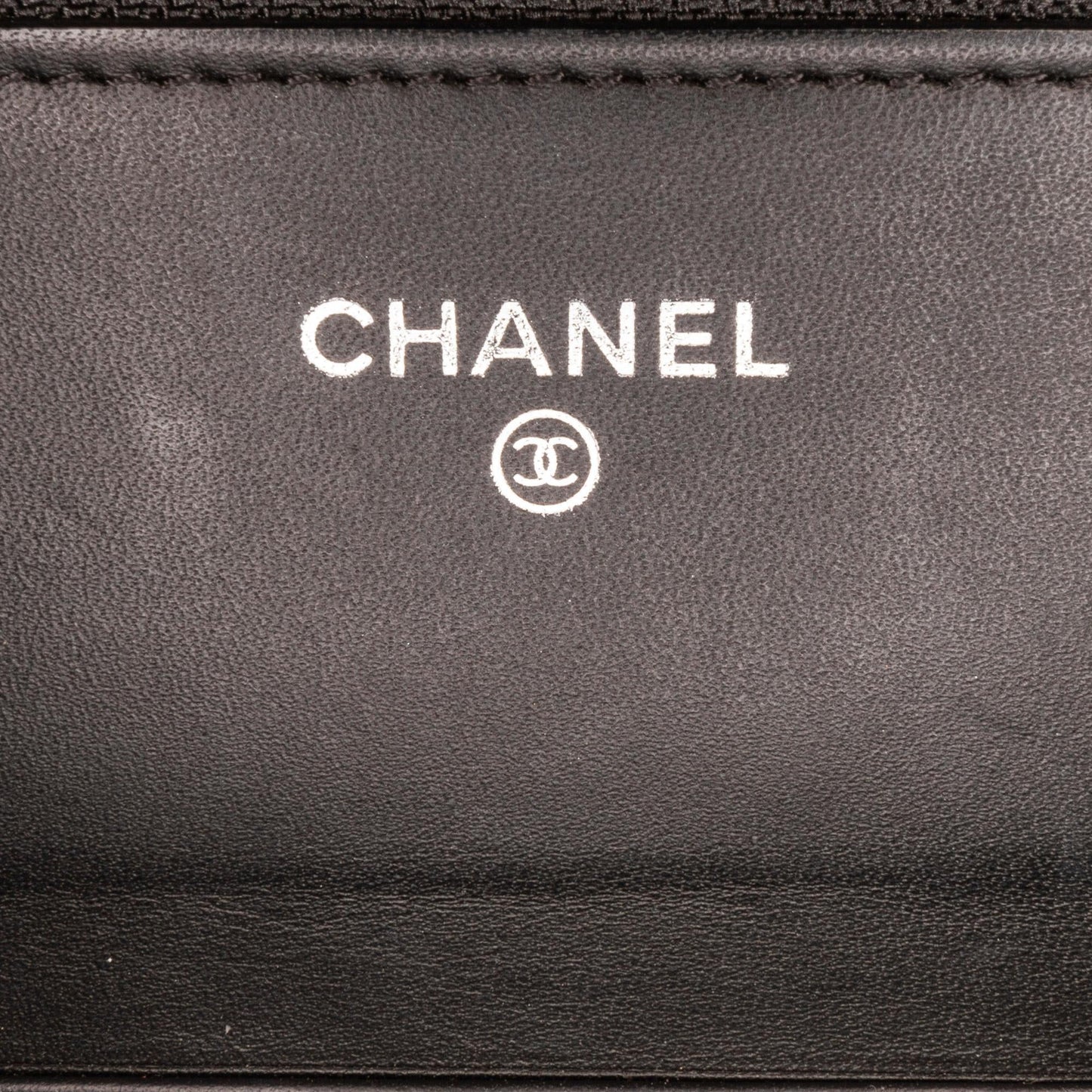 Chanel CC Patent Wallet on Chain (SHG-5idSOu)