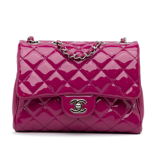 Chanel CC Quilted Patent Leather Crossbody Bag (SHG-g7XOp3)