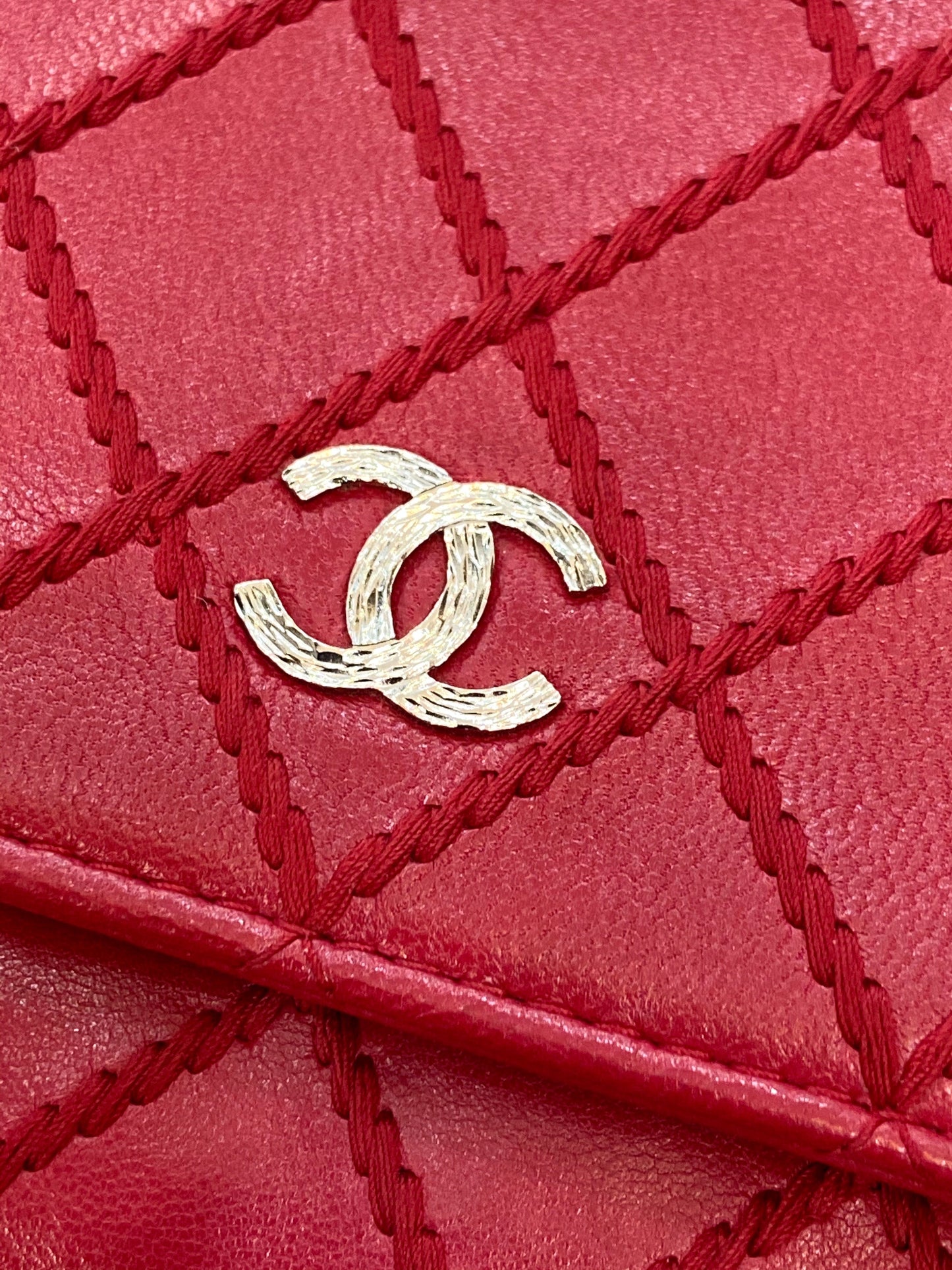 CHANEL CALFSKIN DIAMOND STITCH WALLET ON A CHAIN