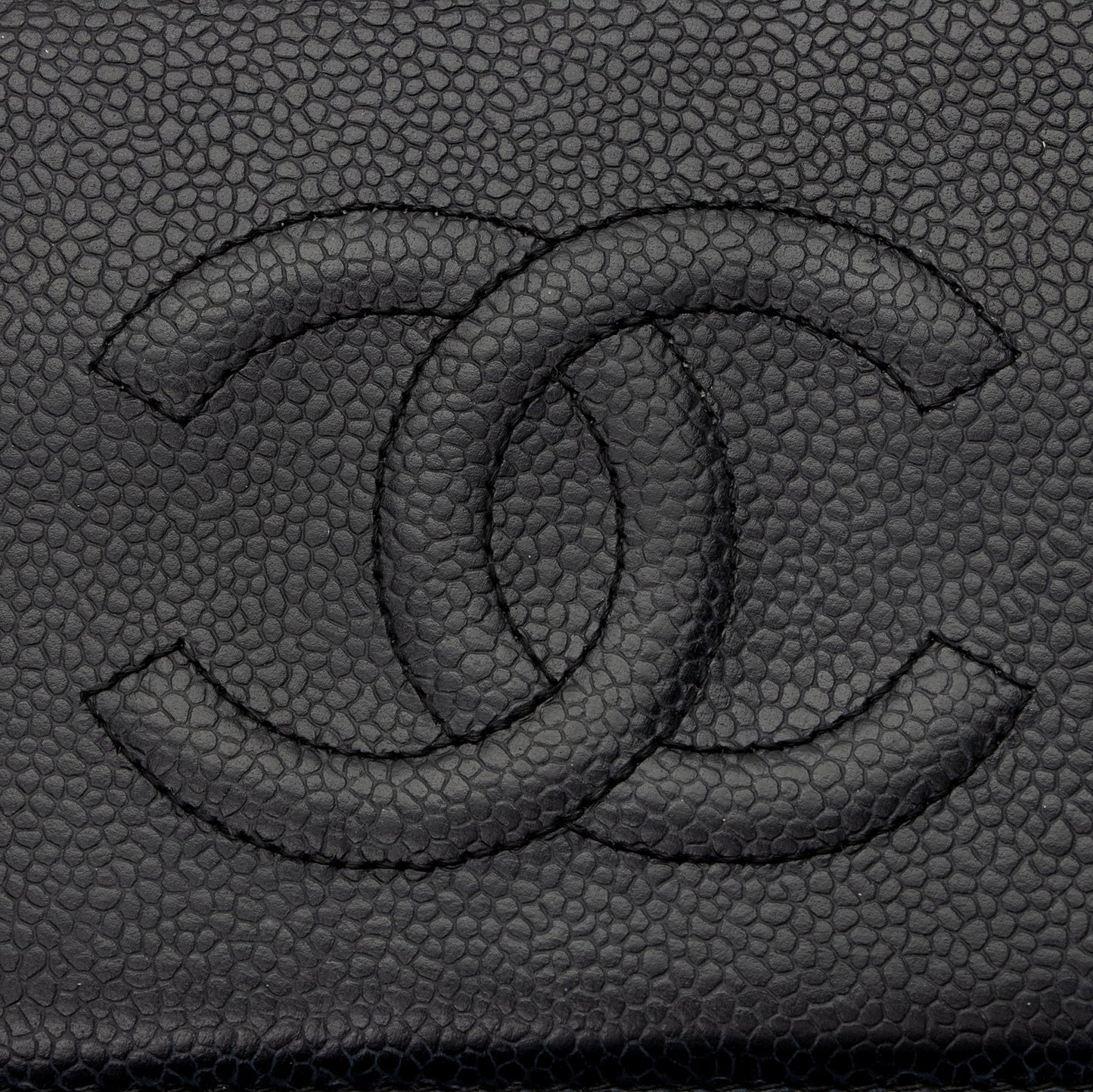 Chanel Caviar Leather Timeless CC Yen Wallet (SHF-ghvmN3)