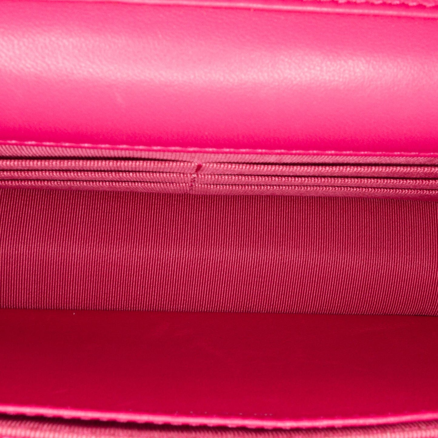 Chanel Classic Lambskin Wallet on Chain (SHG-FlAYs1)