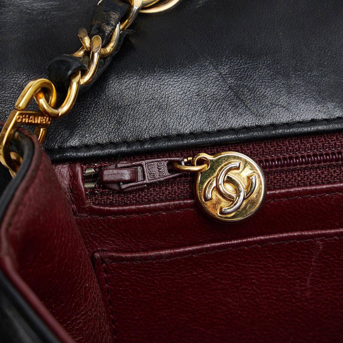 Chanel Diana Flap Crossbody (SHG-jpdr9R)