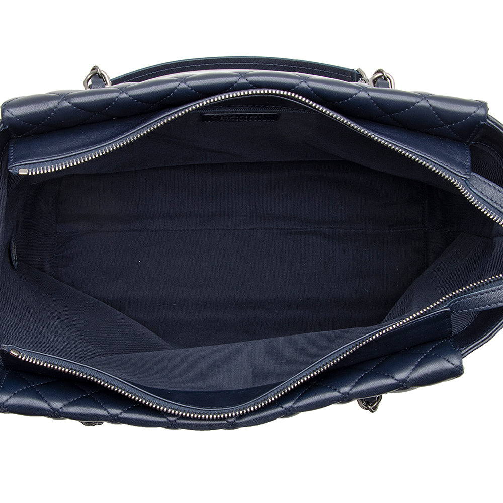 Chanel Quilted Lambskin CC Zip Large Tote (SHF-21917)