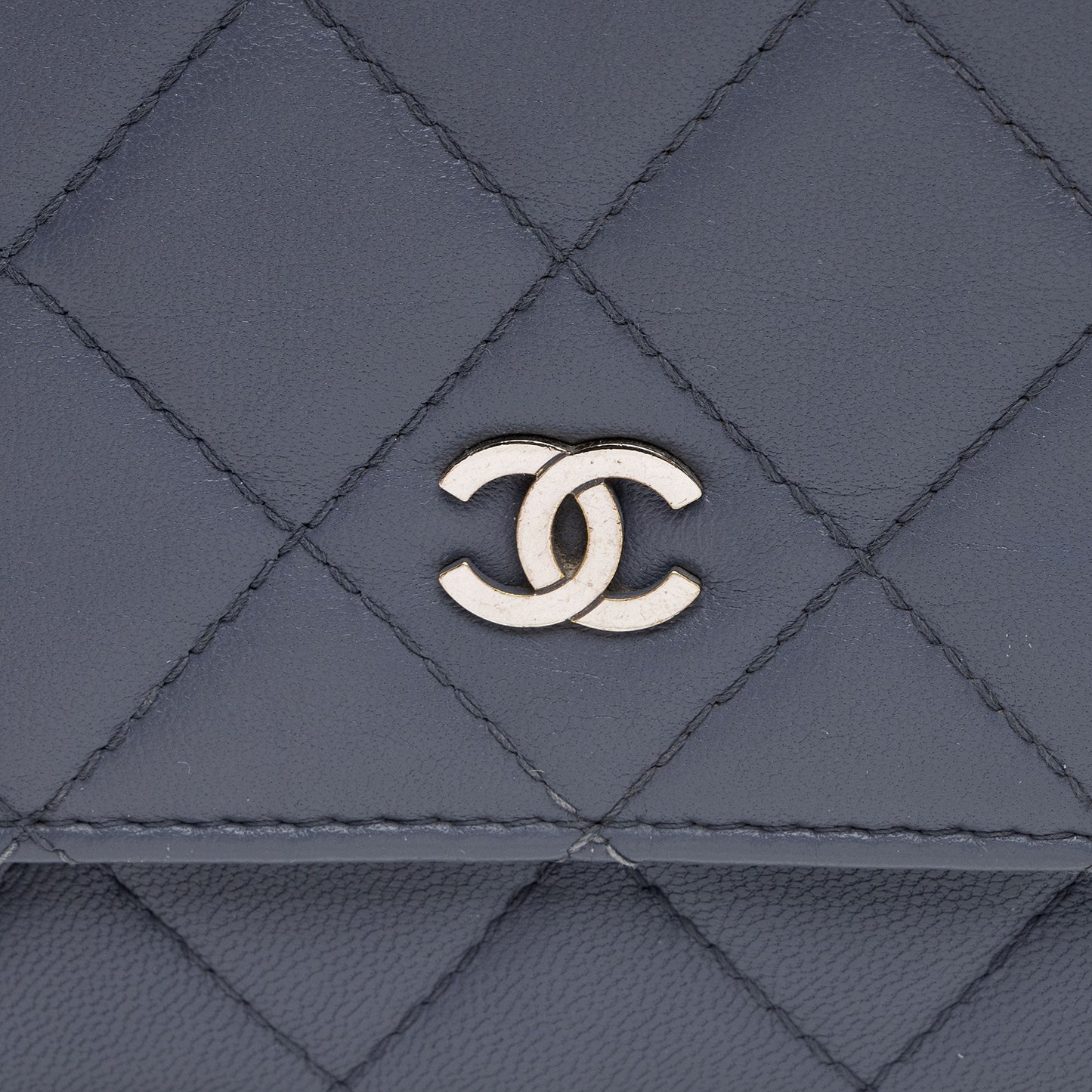 Chanel Lambskin Classic Wallet on Chain (SHF-4UYzRi)