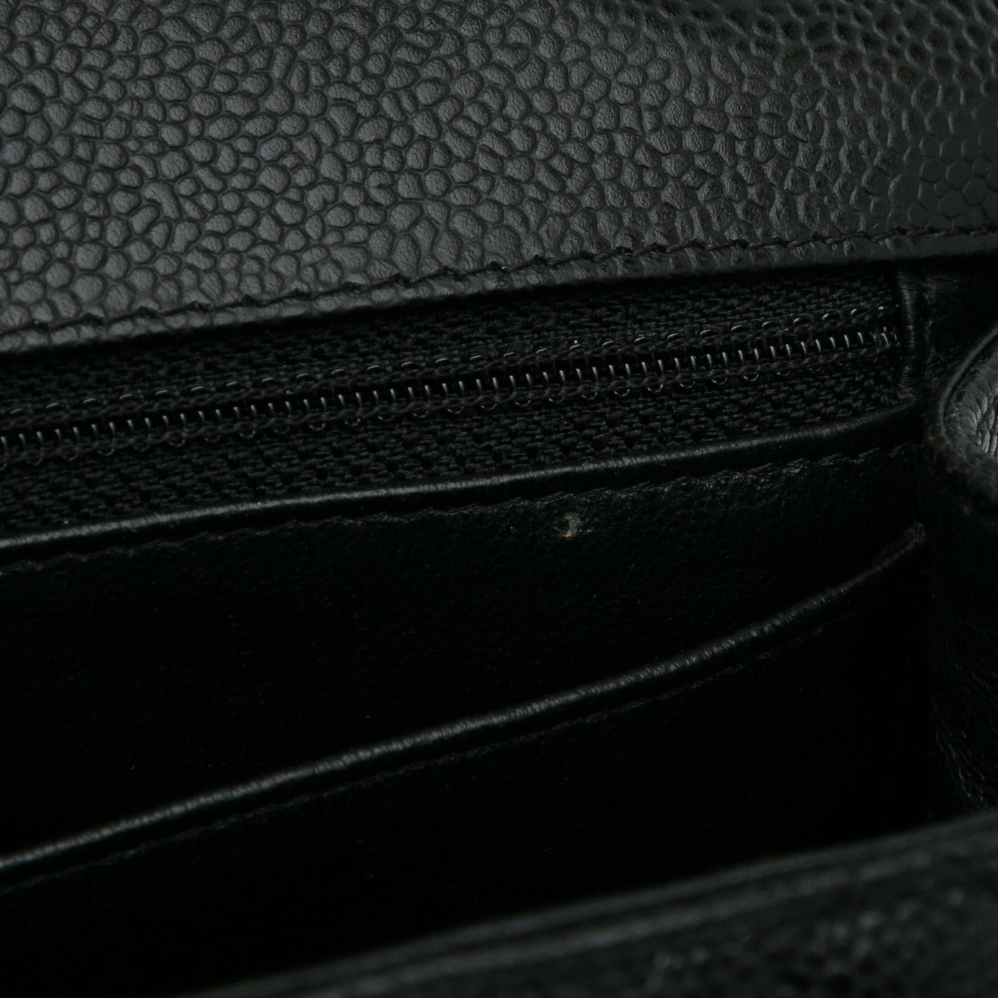 Chanel Maxi Classic Caviar Single Flap Bag (SHG-MTMiOb)