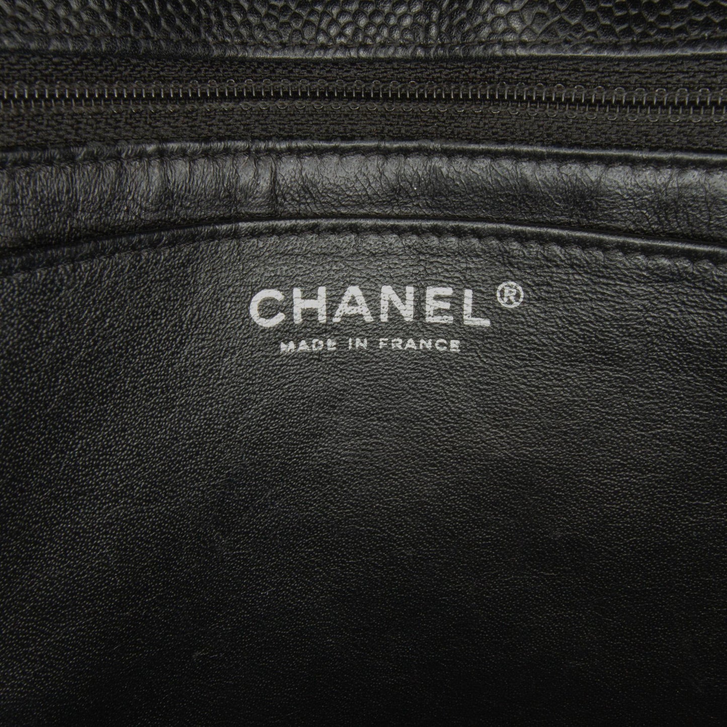 Chanel Maxi Classic Caviar Single Flap (SHG-QSdaKq)