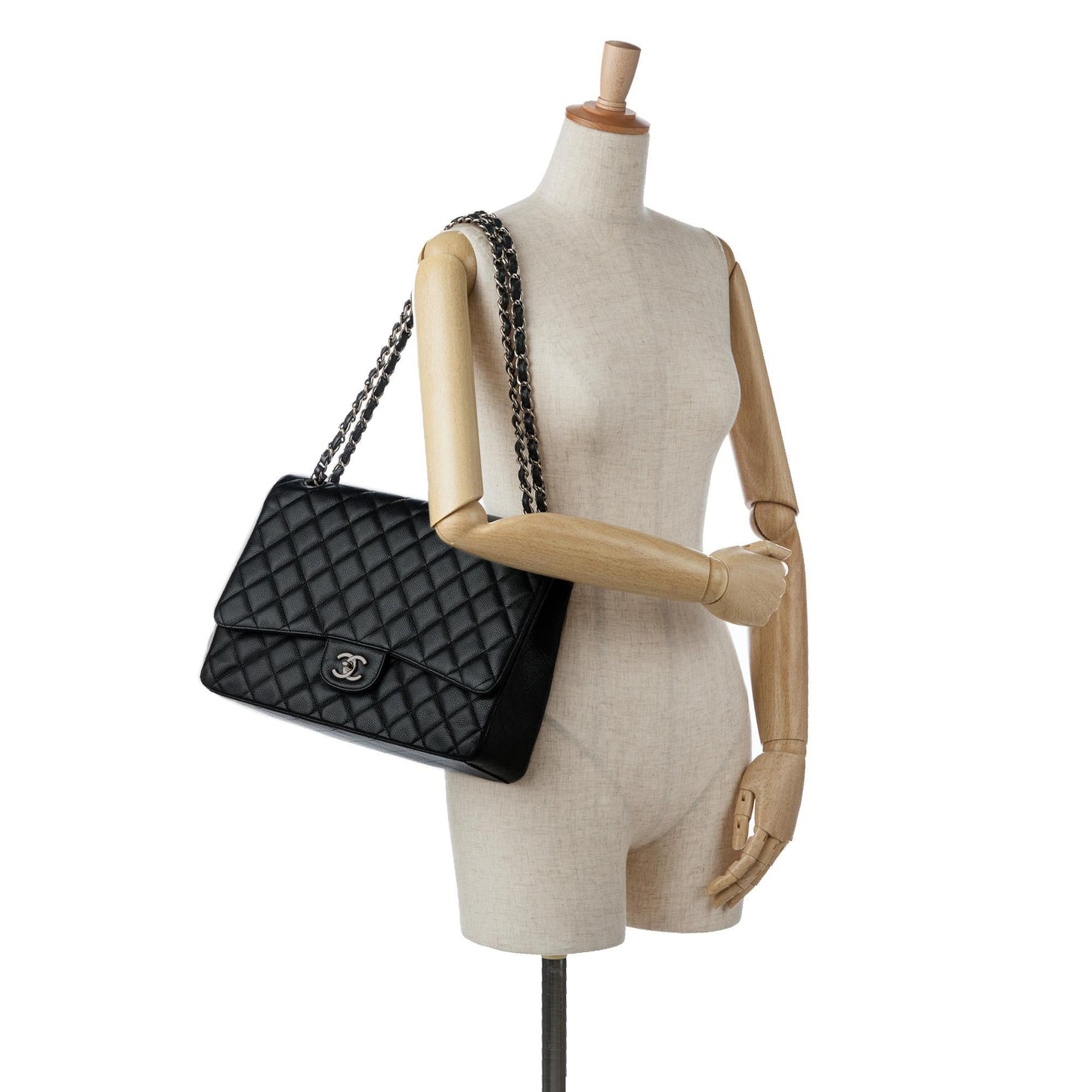 Chanel Maxi Classic Caviar Single Flap (SHG-QSdaKq)