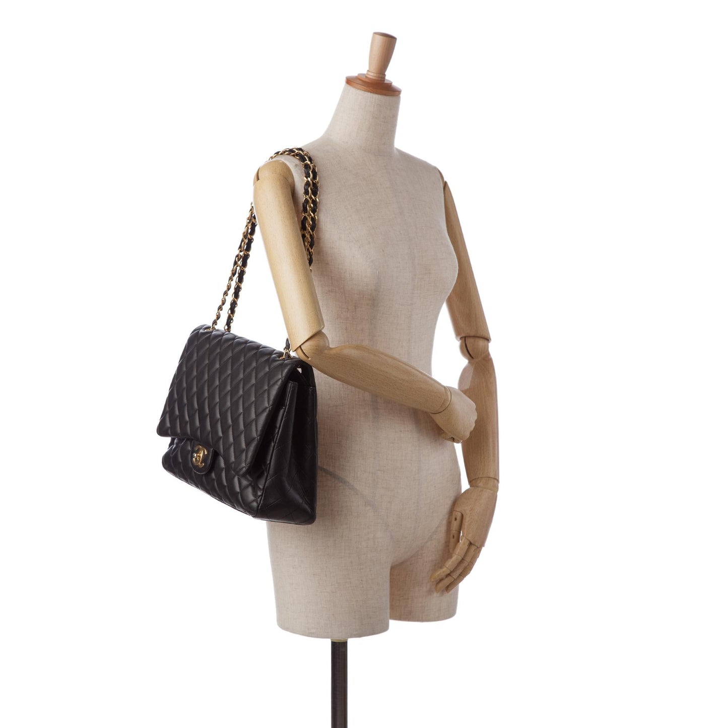 Chanel Maxi Classic Lambskin Double Flap (SHG-eE9hXY)