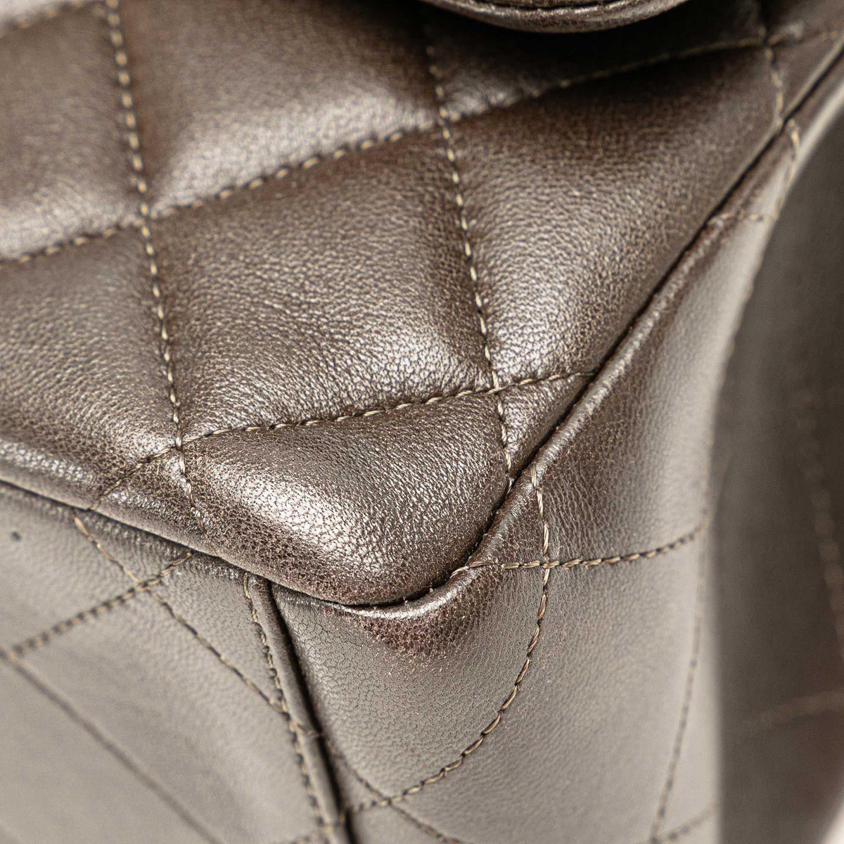 Chanel Maxi Classic Lambskin Double Flap (SHG-h2ks58)