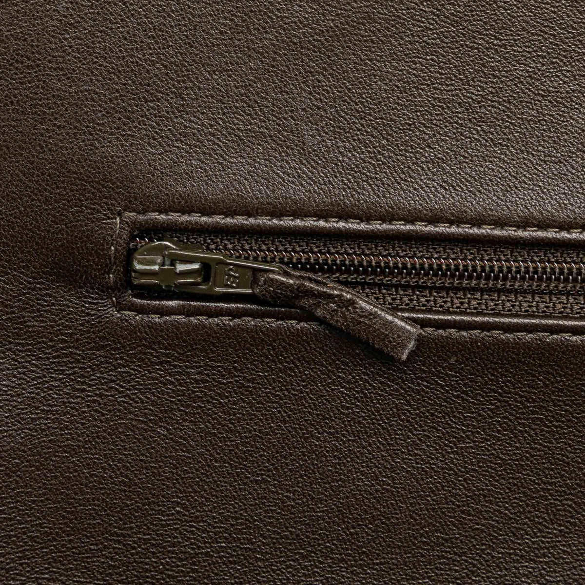 Chanel Maxi Classic Lambskin Double Flap (SHG-h2ks58)