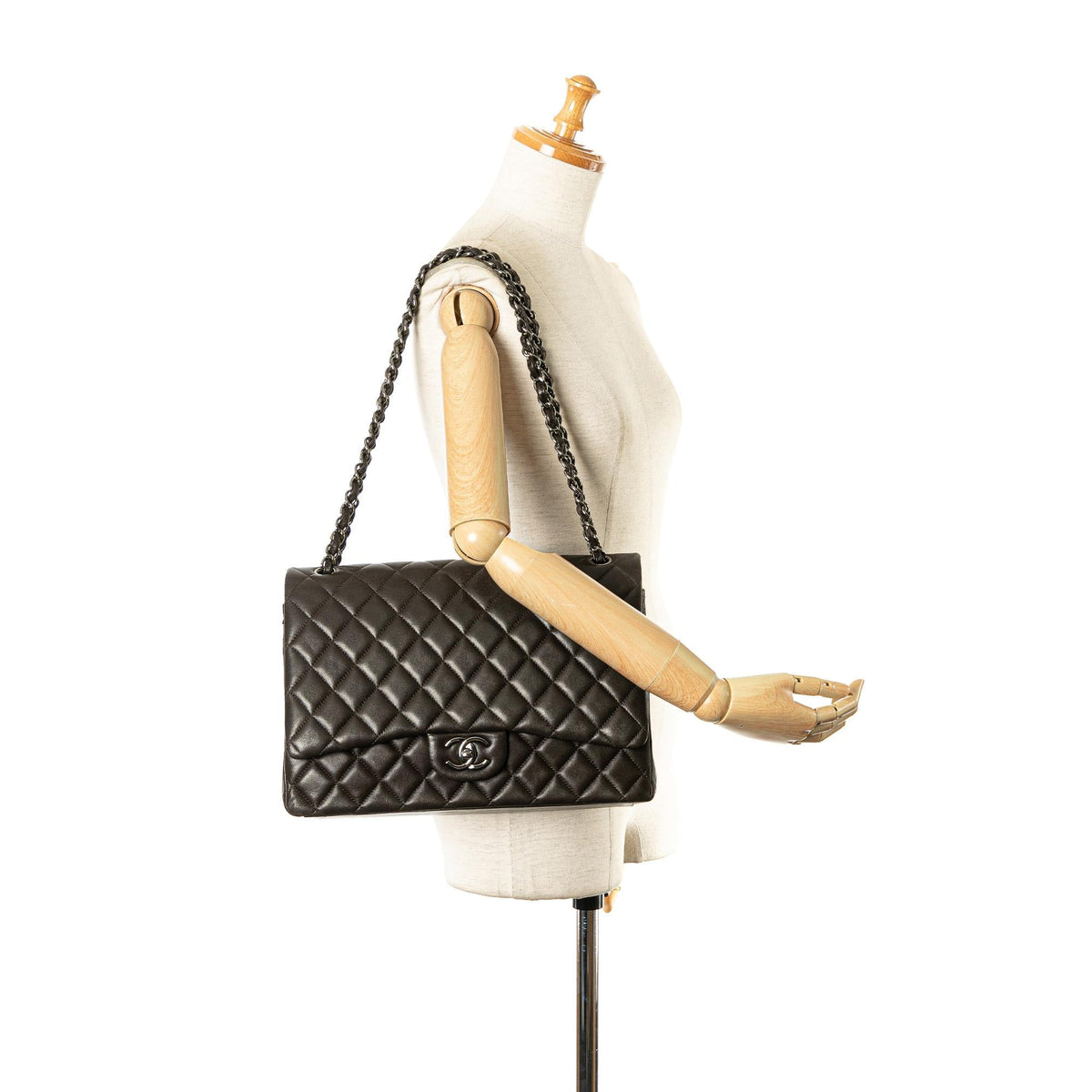 Chanel Maxi Classic Lambskin Double Flap (SHG-h2ks58)