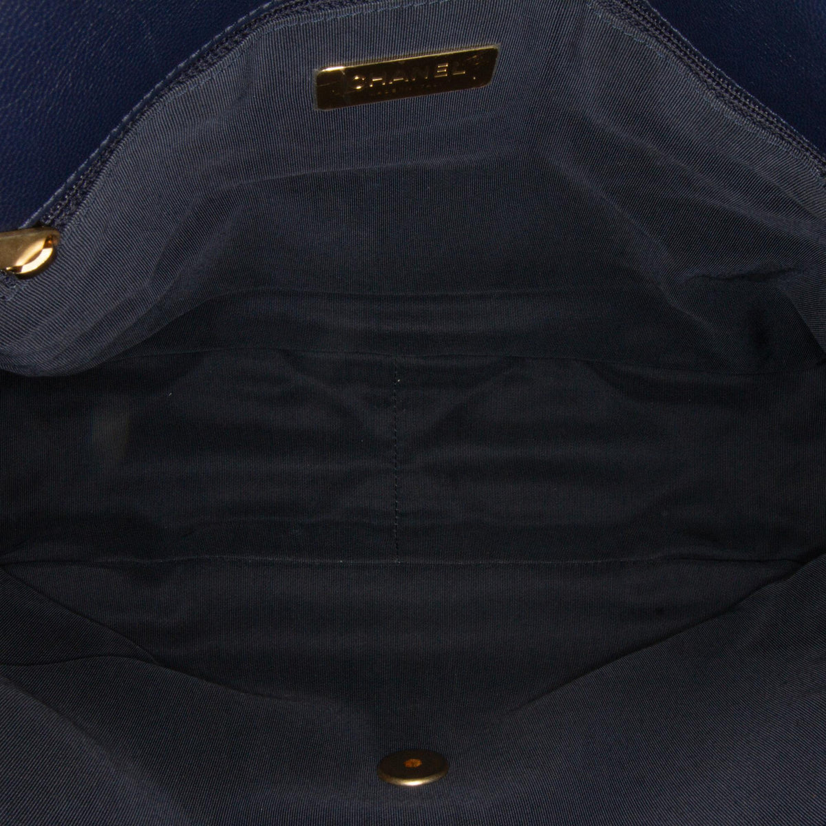 Chanel Maxi Lambskin 19 Flap (SHG-GKlJ3G)
