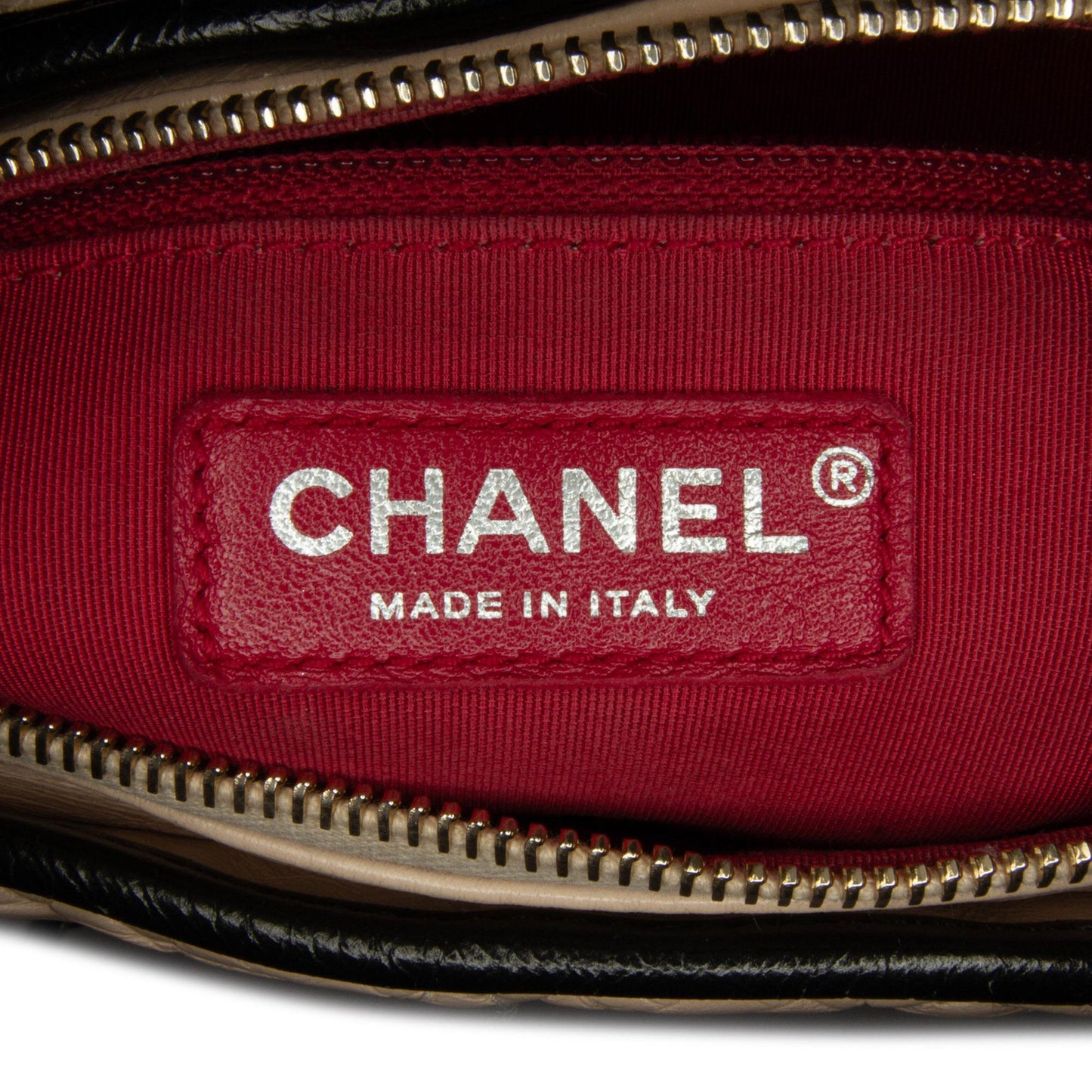 Chanel Medium Bicolor Lambskin Gabrielle Crossbody (SHG-QKTp7c)