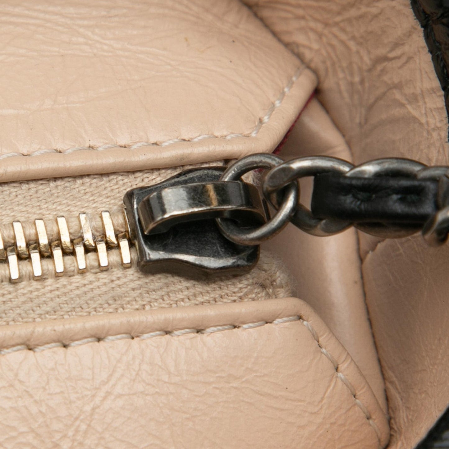 Chanel Medium Bicolor Lambskin Gabrielle Crossbody (SHG-QKTp7c)