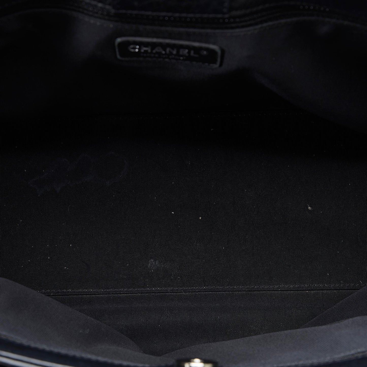 Chanel Medium CC Caviar Cerf Tote (SHG-CpHO5a)