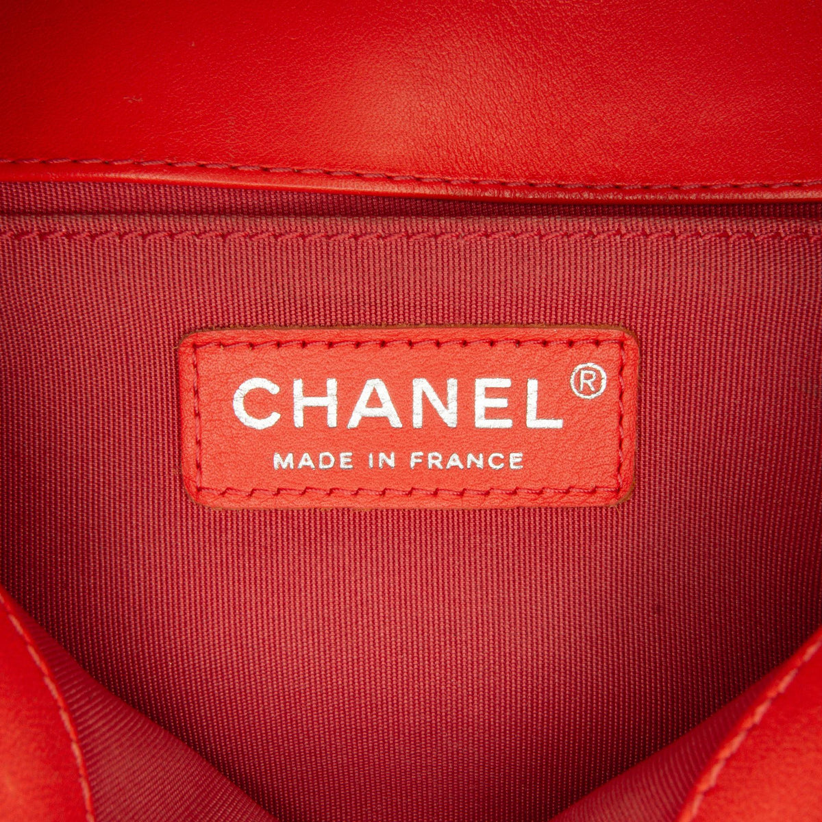 Chanel Medium Calfskin Chevron Boy Flap (SHG-EoQdFy)