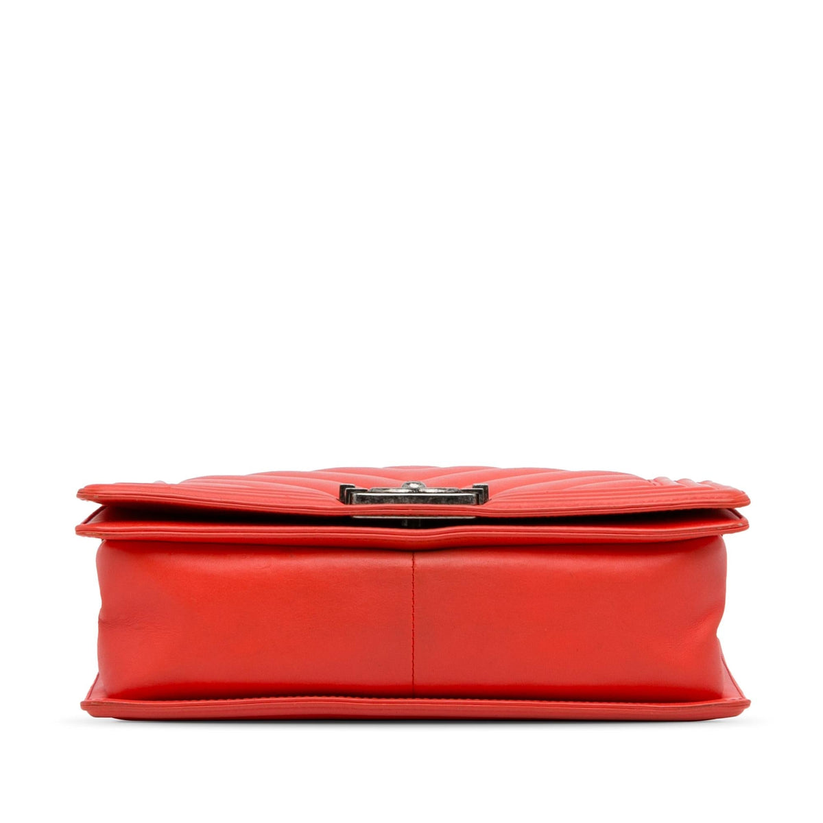 Chanel Medium Calfskin Chevron Boy Flap (SHG-EoQdFy)
