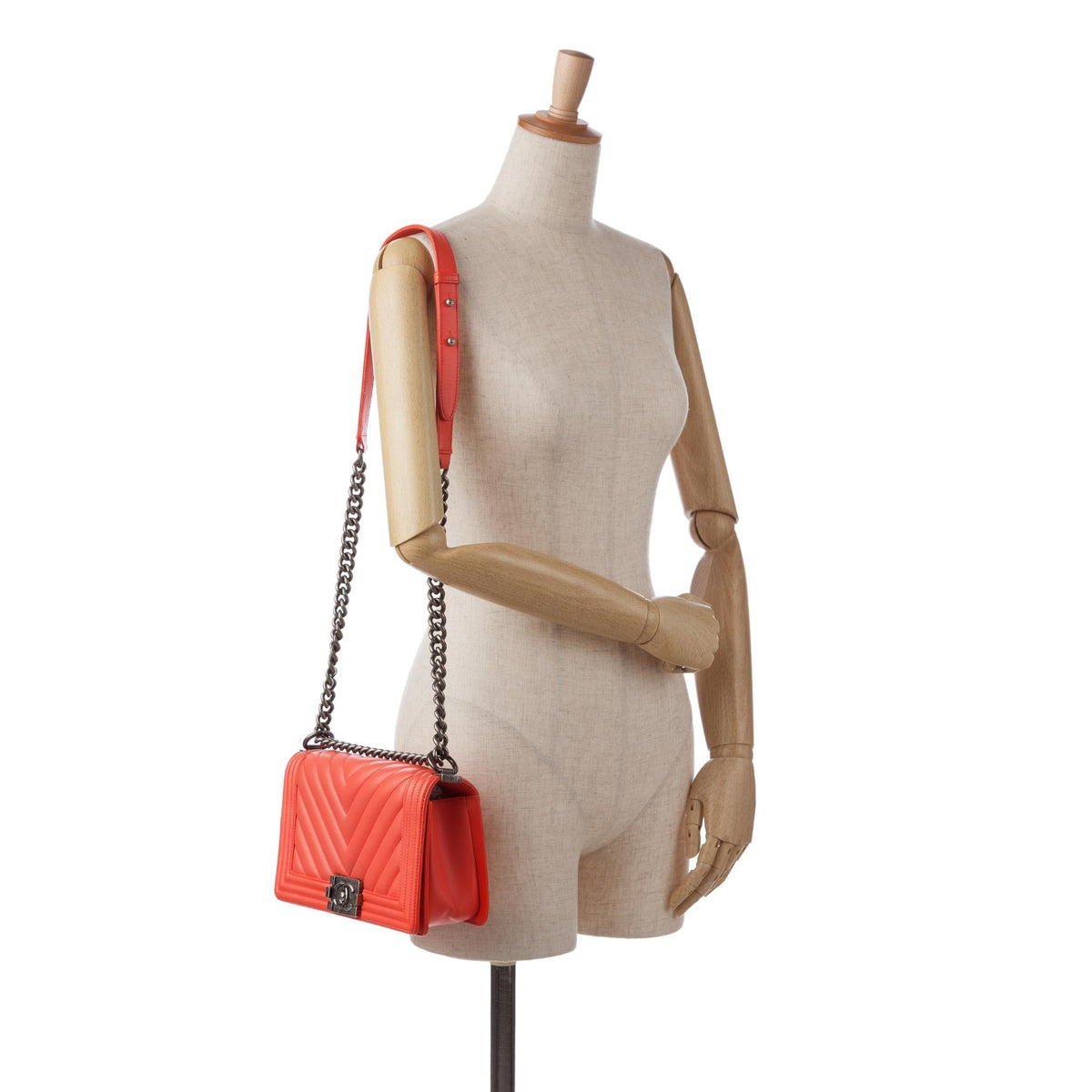 Chanel Medium Calfskin Chevron Boy Flap (SHG-EoQdFy)