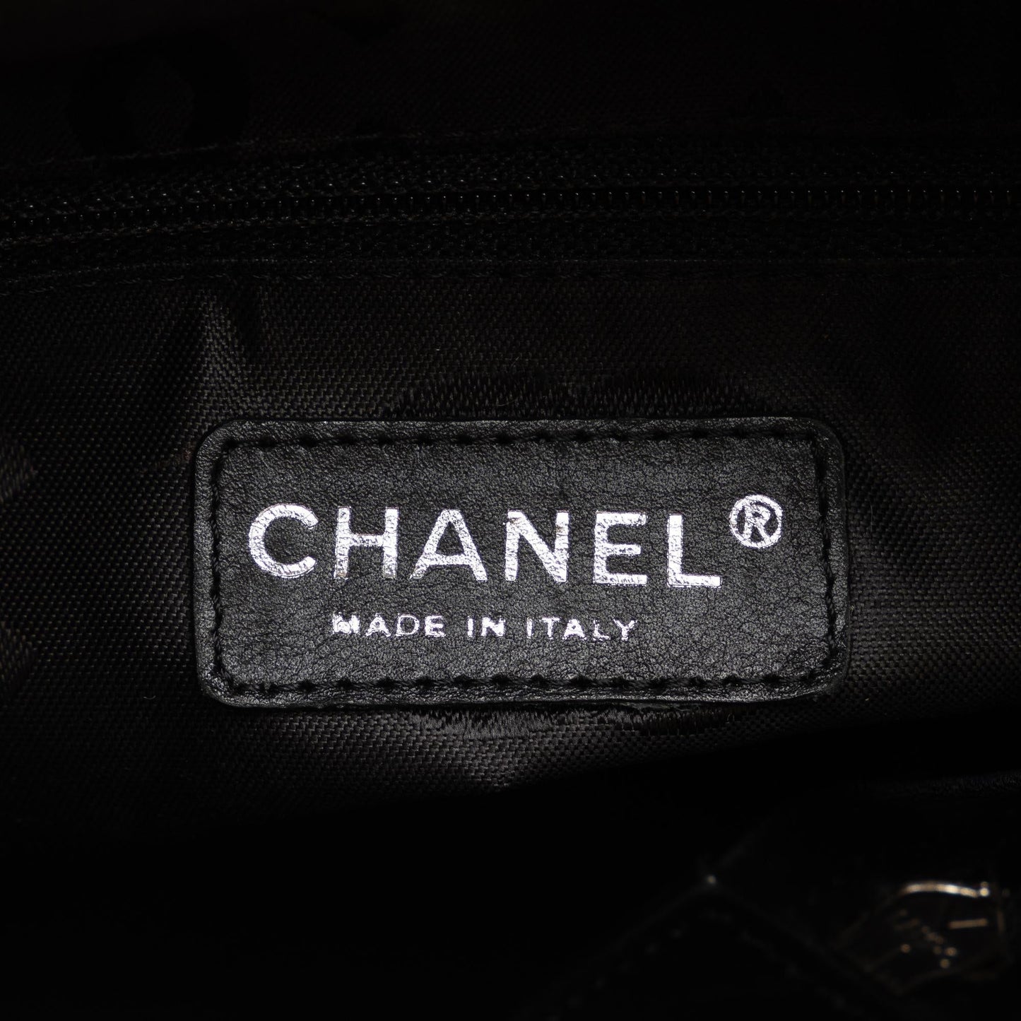 Chanel Medium Cambon Ligne Shoulder Bag (SHG-I92j0a)