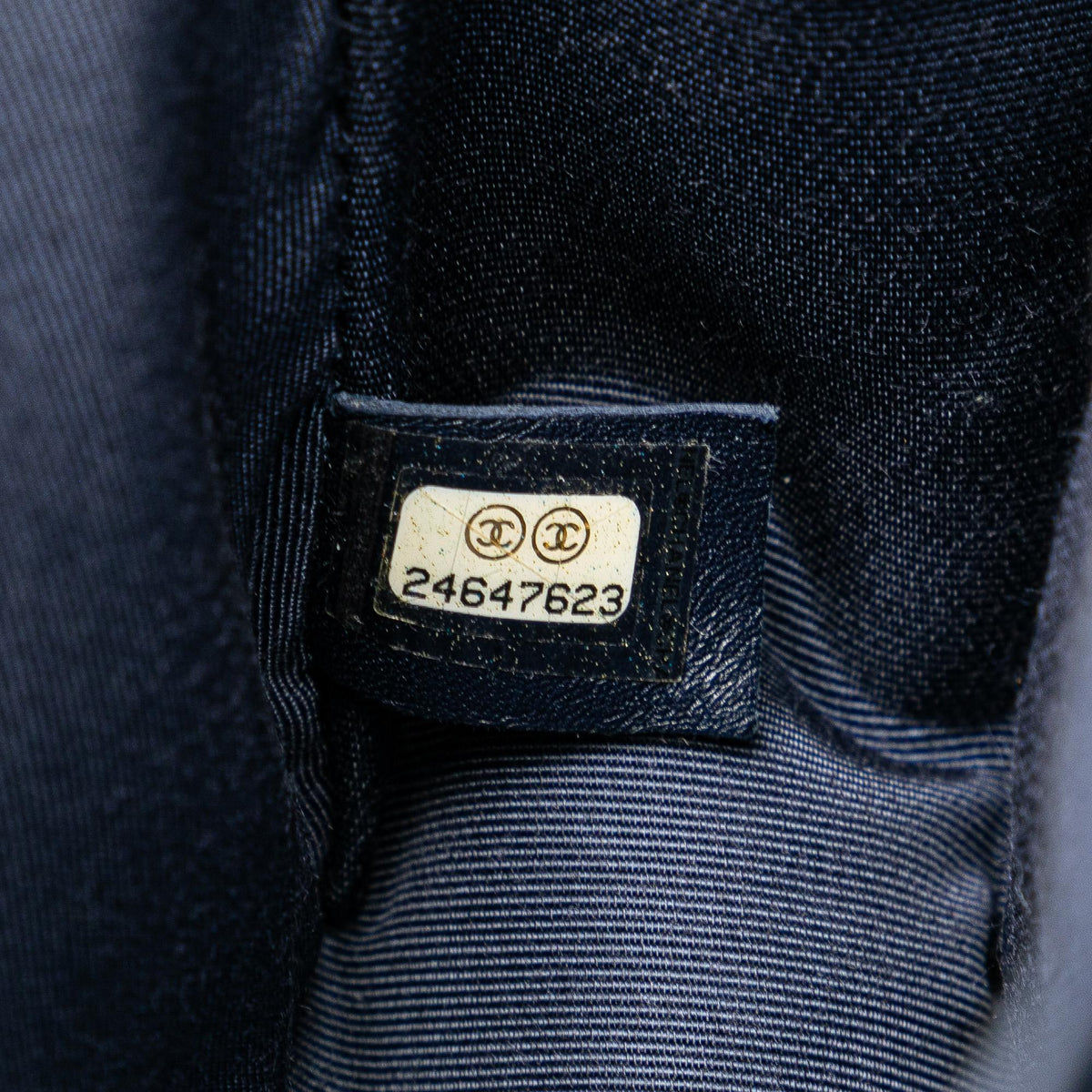 Chanel Medium Chevron Caviar Boy Flap (SHG-74IHyq)
