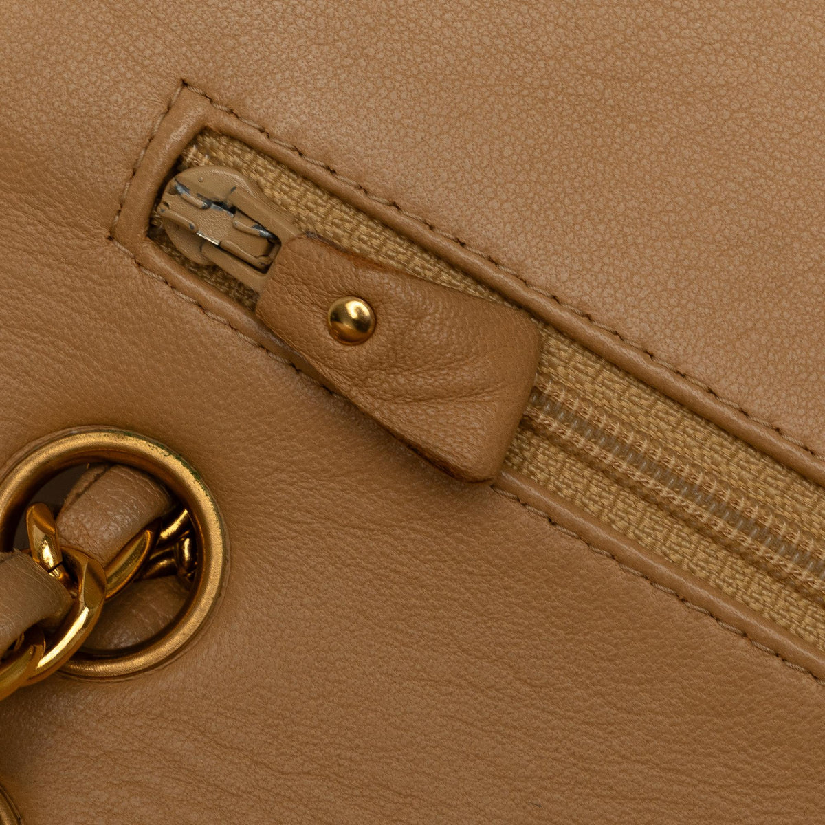 Chanel Medium Classic Lambskin Double Flap (SHG-FTtjY2)