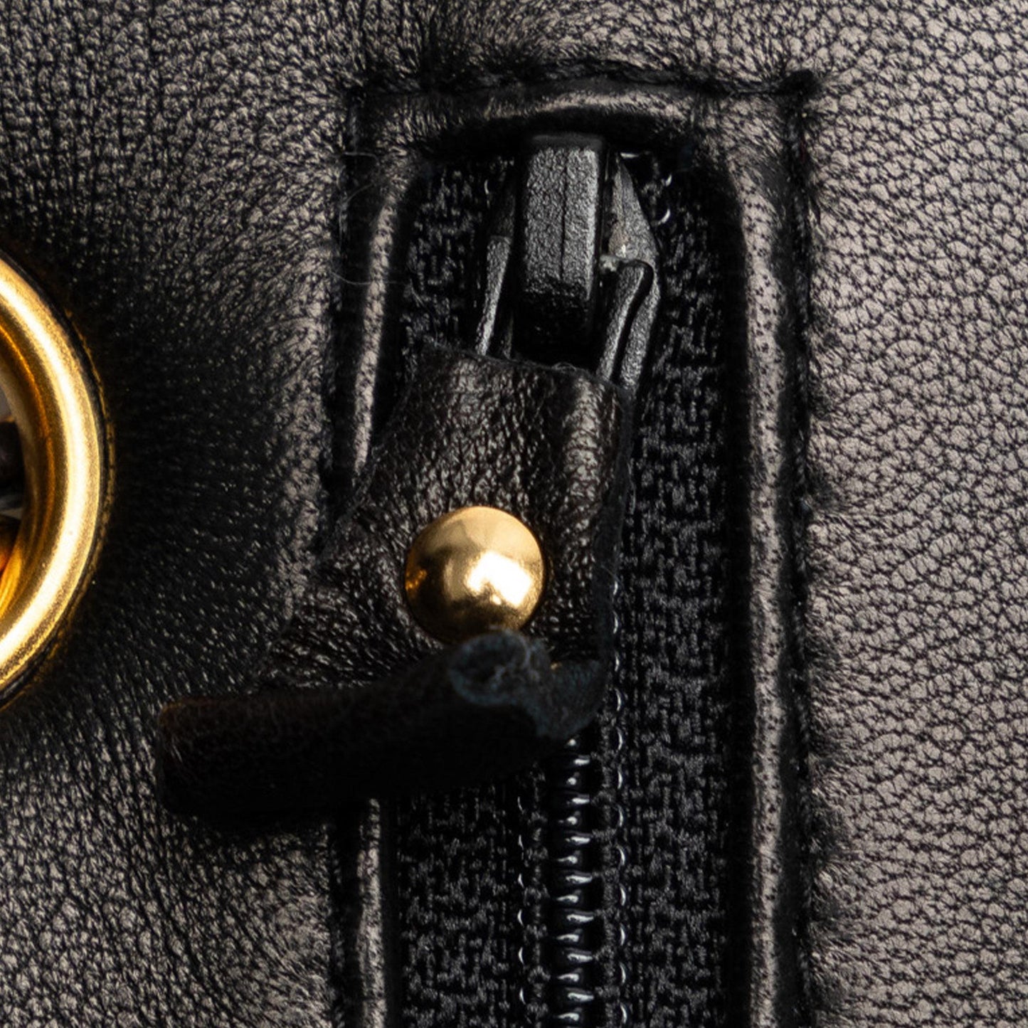 Chanel Medium Classic Lambskin Double Flap (SHG-IHTqBT)