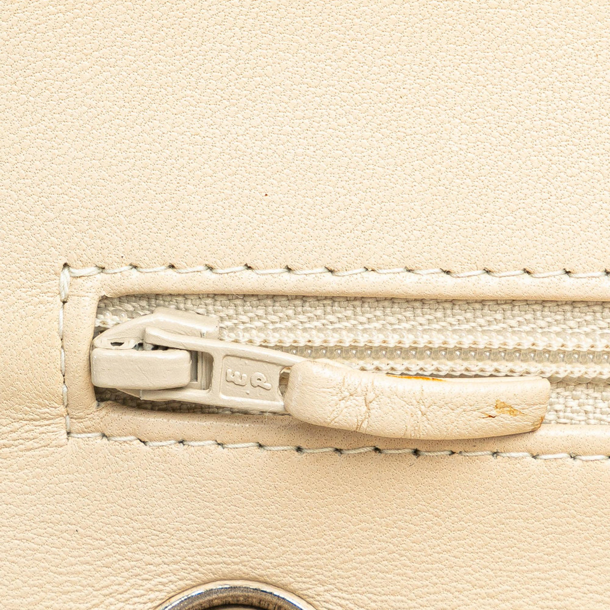 Chanel Medium Classic Lambskin Double Flap (SHG-co68b9)