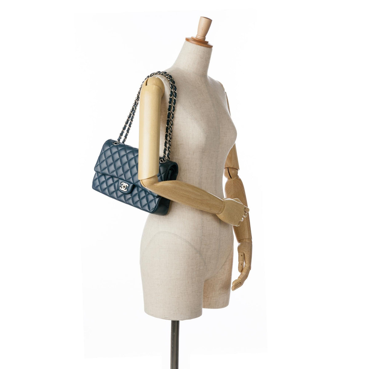 Chanel Medium Classic Lambskin Double Flap (SHG-35Xgum)