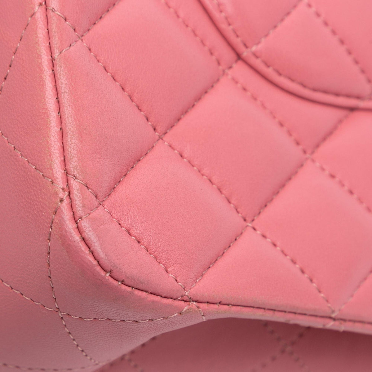 Chanel Medium Classic Lambskin Double Flap (SHG-lwJYDO)