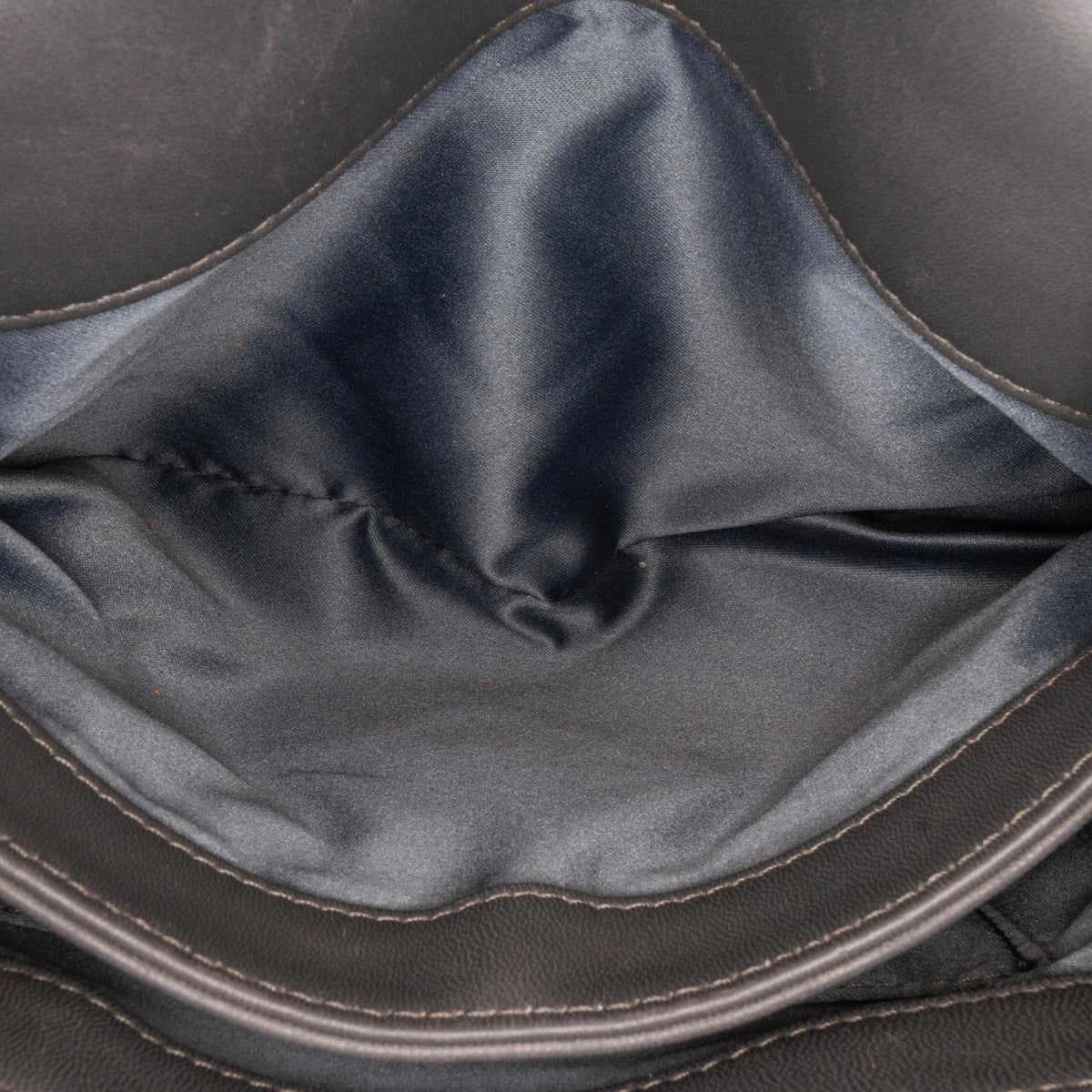 Chanel Medium Coco Loop Flap Bag (SHG-GHPdWW)