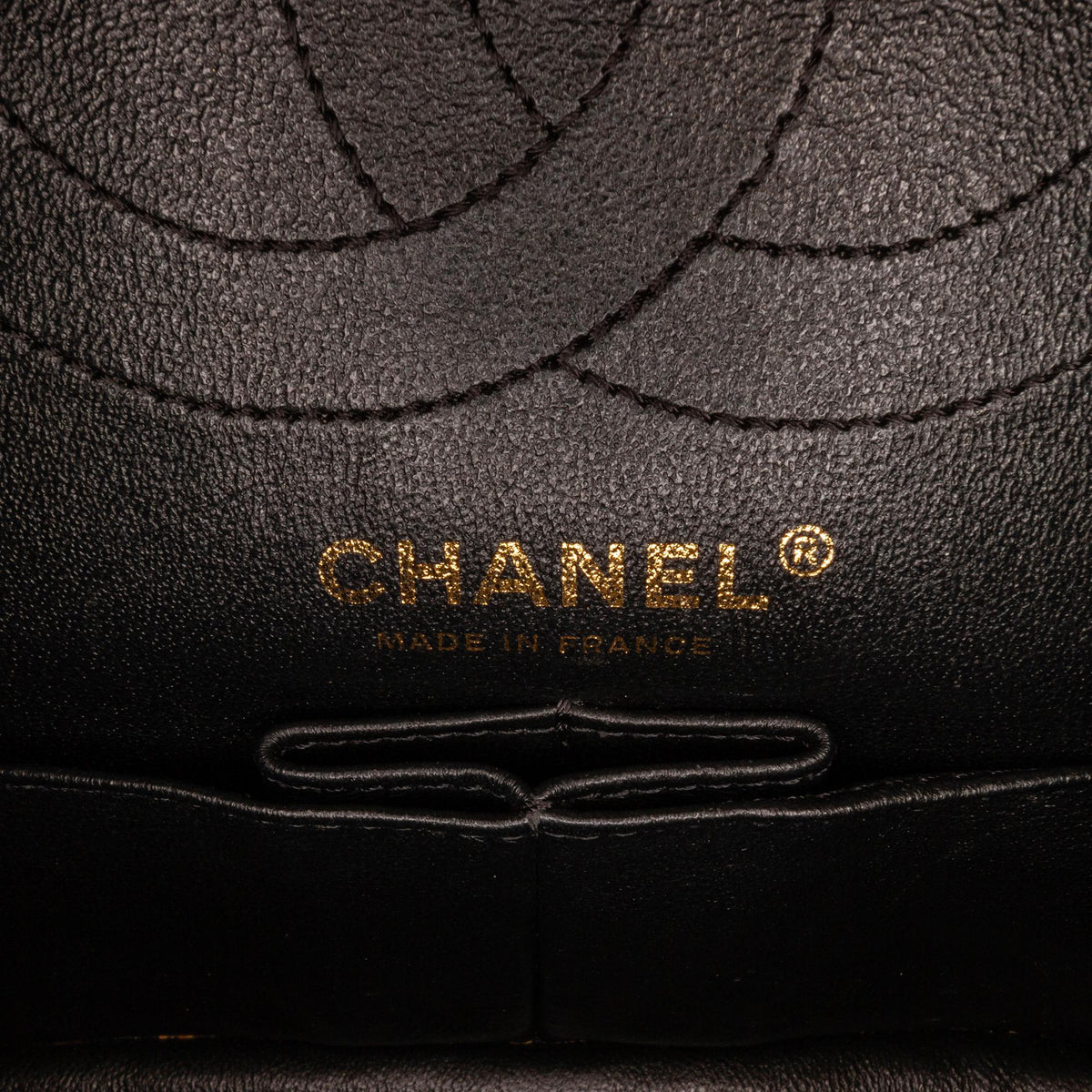 Chanel Medium Croc Embossed Lambskin 2.55 Reissue Double Flap Bag (SHG-WsMkpm)