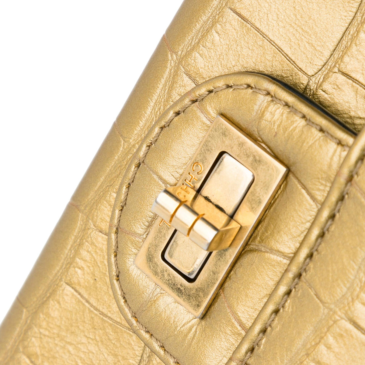 Chanel Medium Croc Embossed Lambskin 2.55 Reissue Double Flap Bag (SHG-WsMkpm)