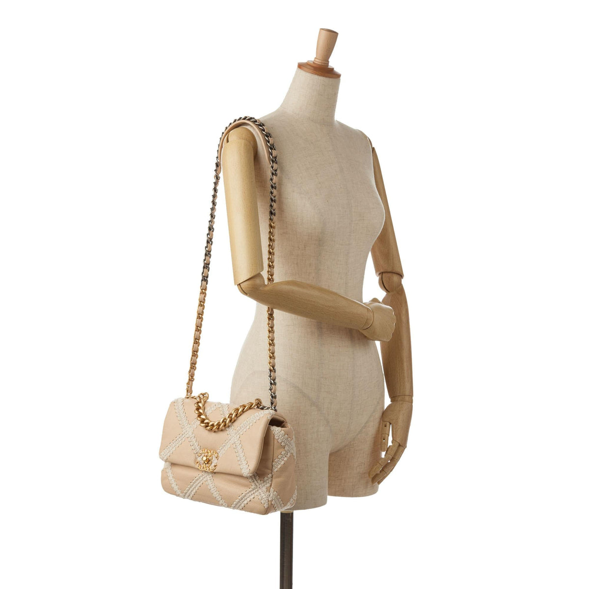 Chanel Medium Crochet and Calfskin 19 Flap Bag (SHG-5tvBOl)