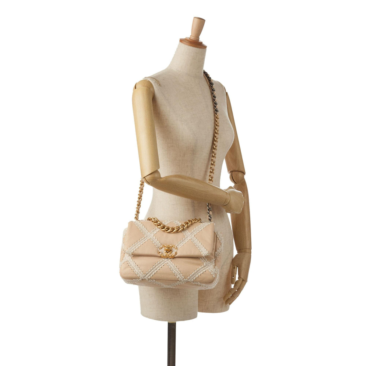 Chanel Medium Crochet and Calfskin 19 Flap Bag (SHG-5tvBOl)