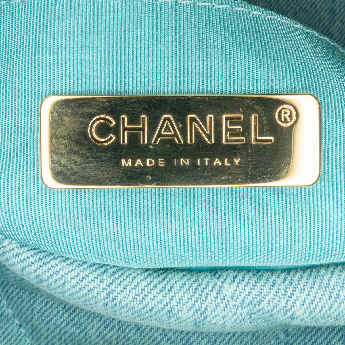 Chanel Medium Denim 19 Flap (SHG-lMa4ky)