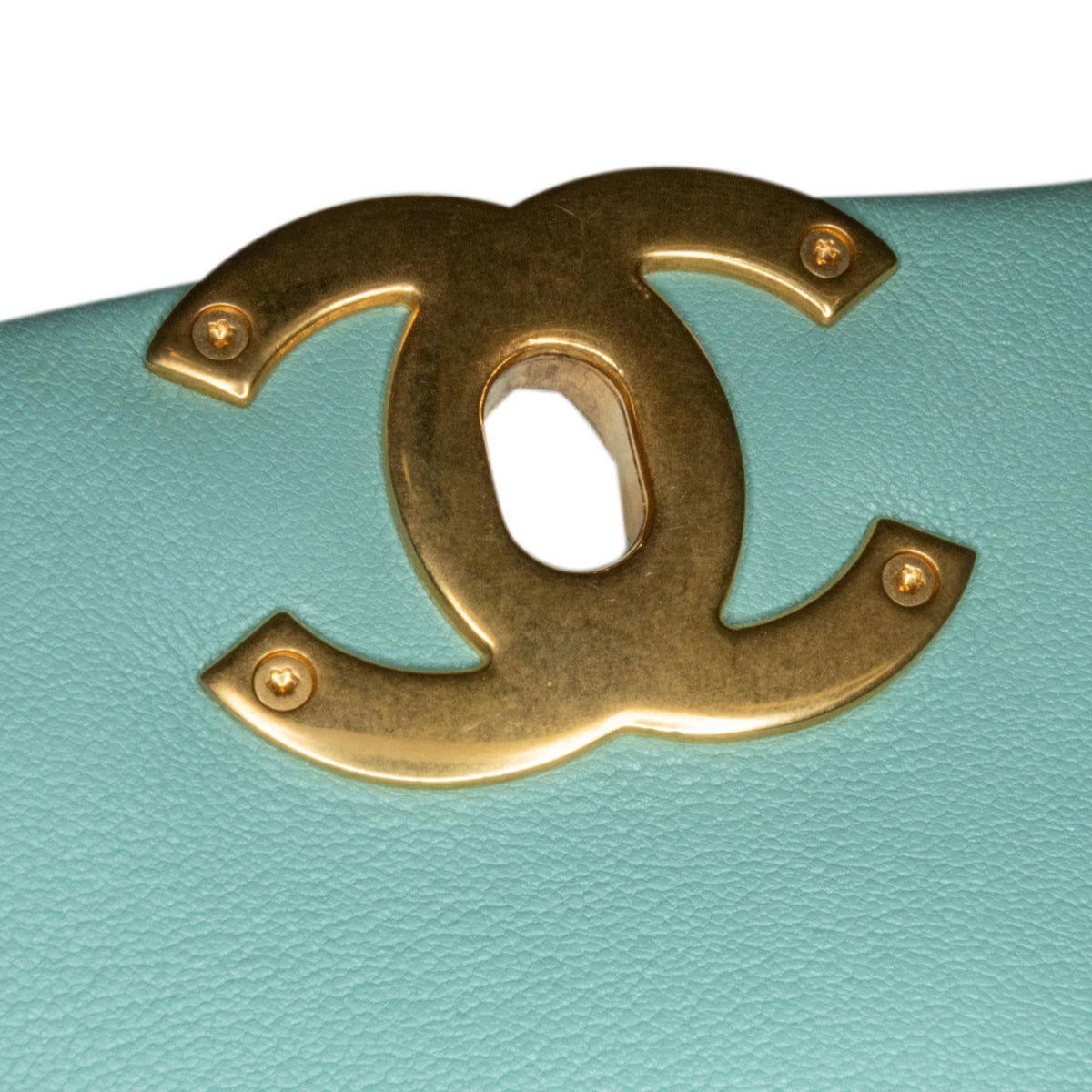 Chanel Medium Lambskin 19 Flap (SHG-XdXJ6B)