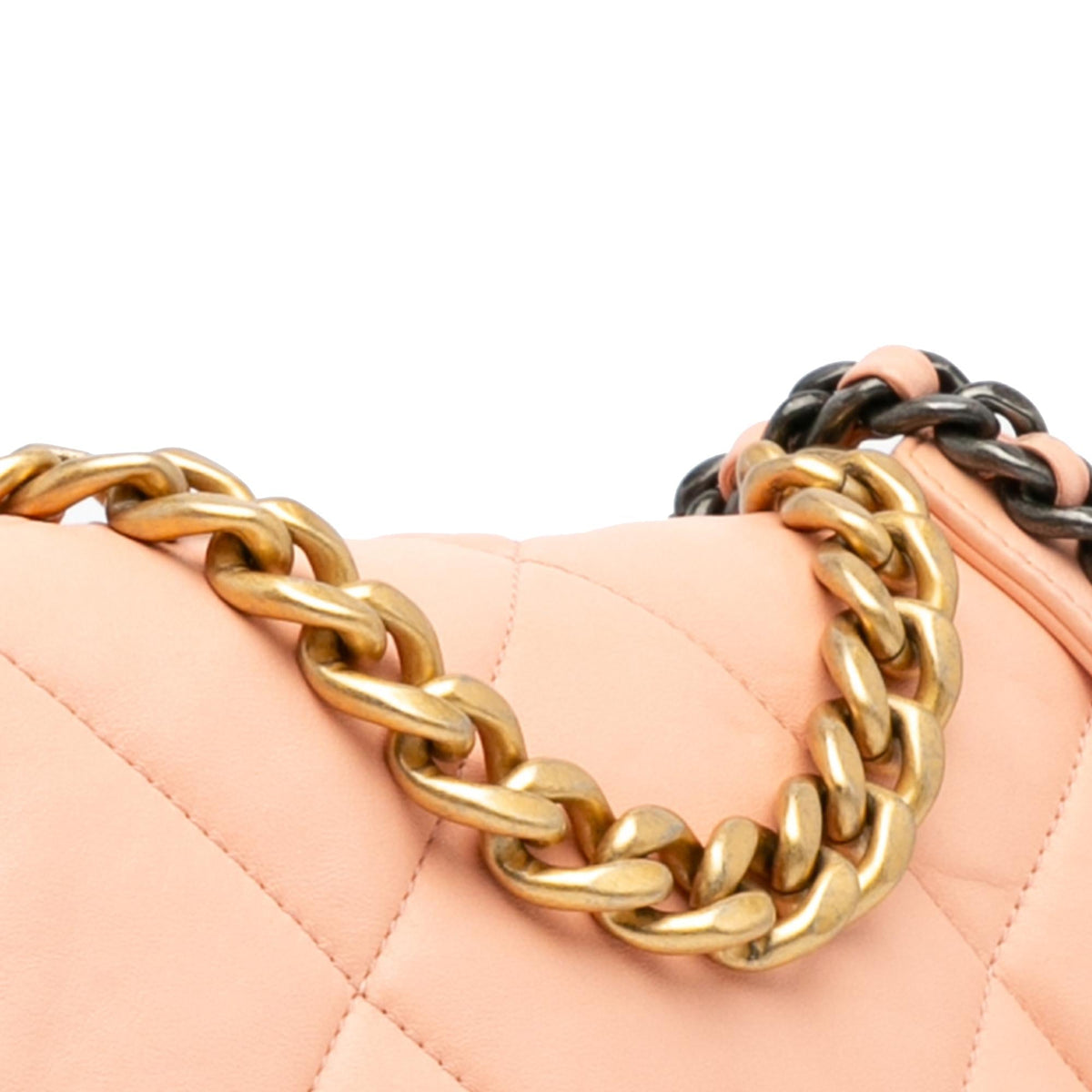 Chanel Medium Lambskin 19 Flap (SHG-WwoWUd)