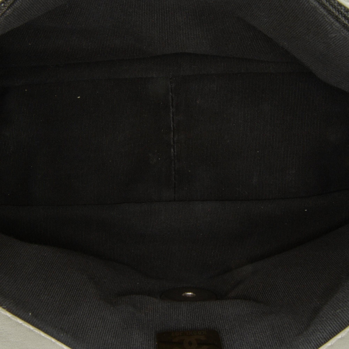 Chanel Medium Lambskin 19 Flap (SHG-aeKGRk)