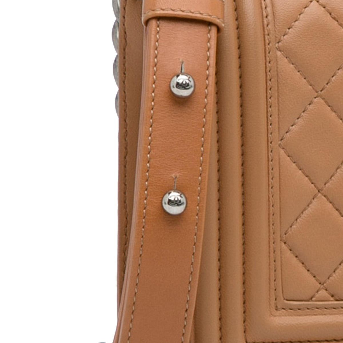 Chanel Medium Lambskin Boy Flap Bag (SHG-12u1uJ)