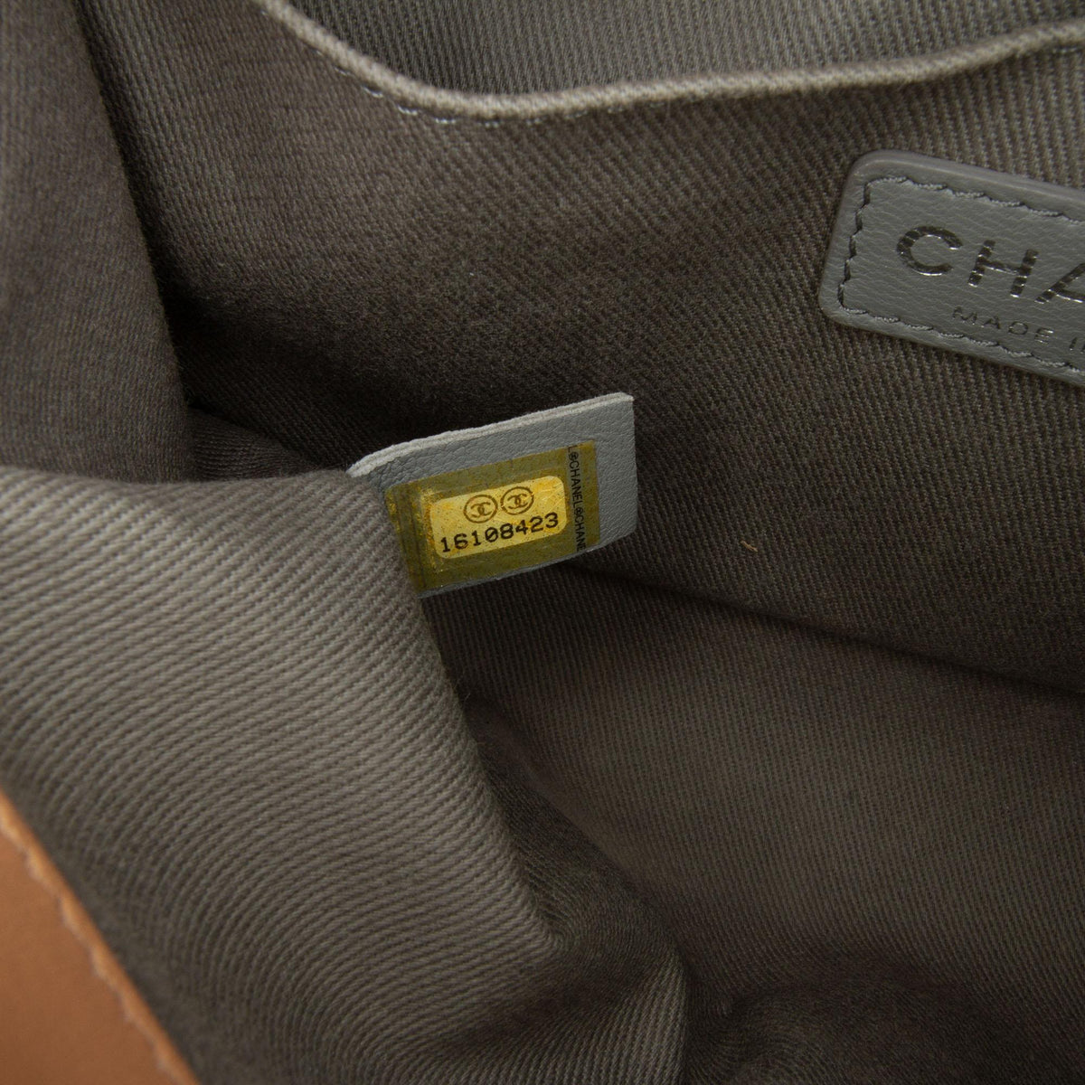 Chanel Medium Lambskin Boy Flap Bag (SHG-12u1uJ)